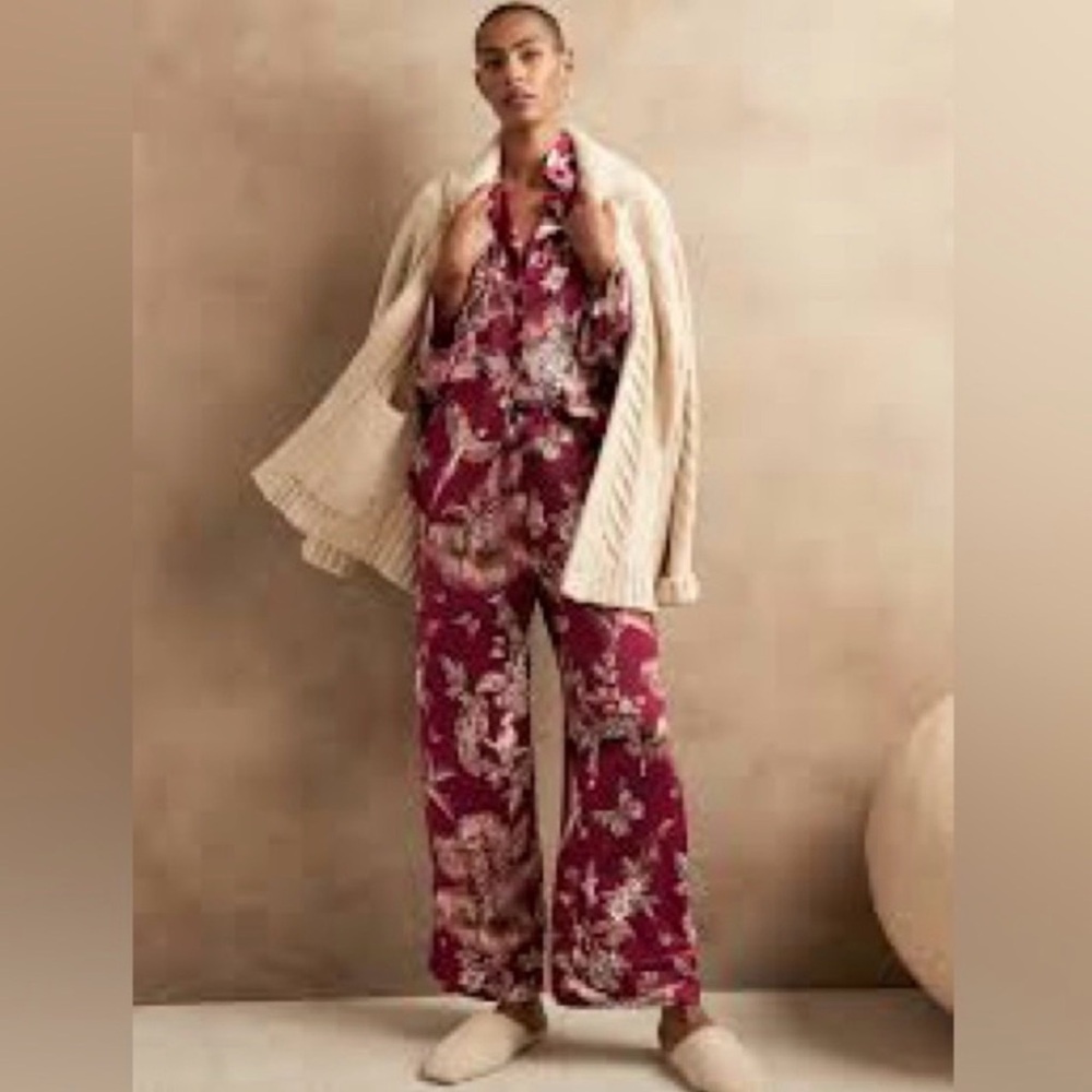 NWOT Banana Republic Floral Satin Pajama Set in Burgundy and Cream